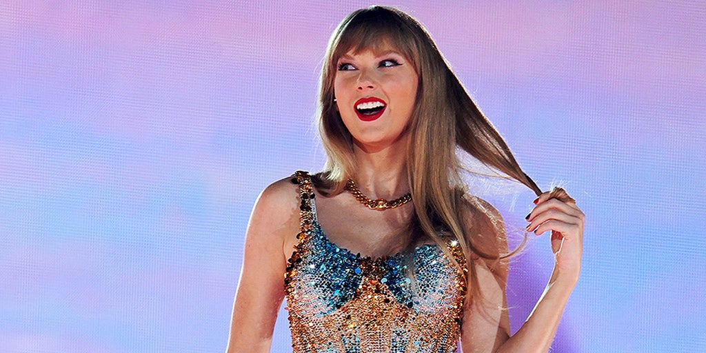 Taylor Swift achieves billionaire status amid new romance, record-breaking  tour and '1989 (Taylor's Version)